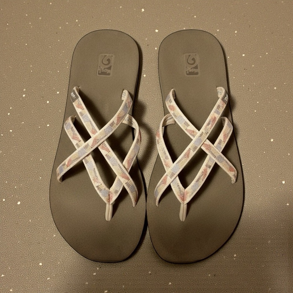 Teva mush thong sandals 6840B brown print size 9 GUC